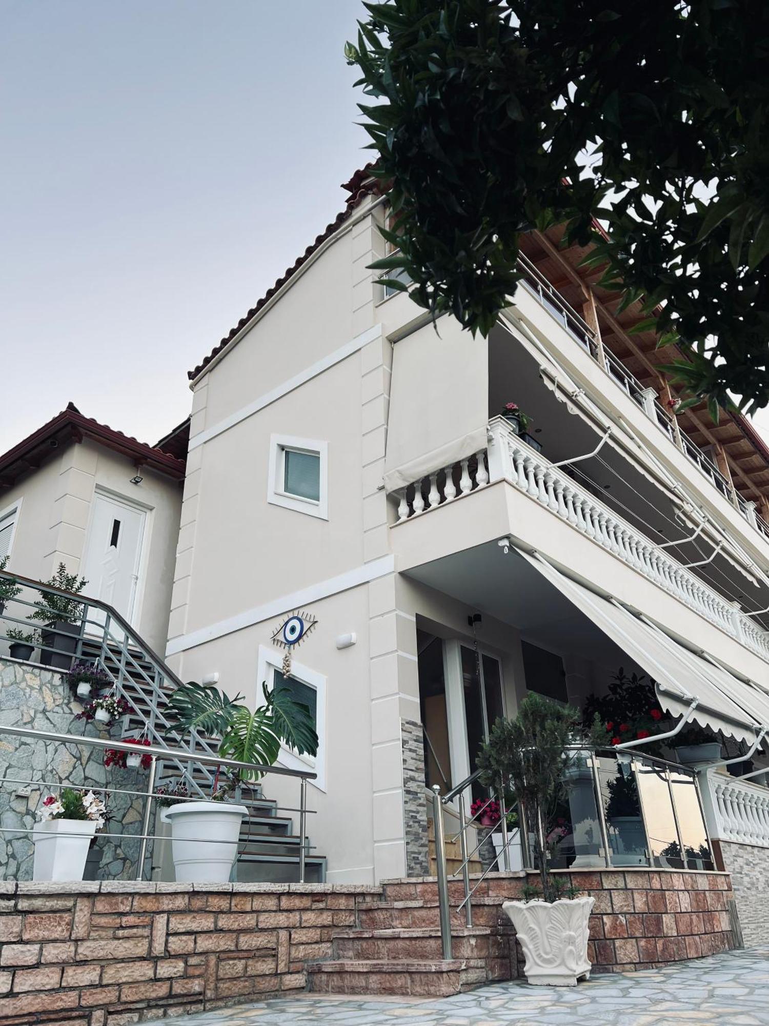 Amazing Familiar Apartments And Rooms Saranda Dış mekan fotoğraf